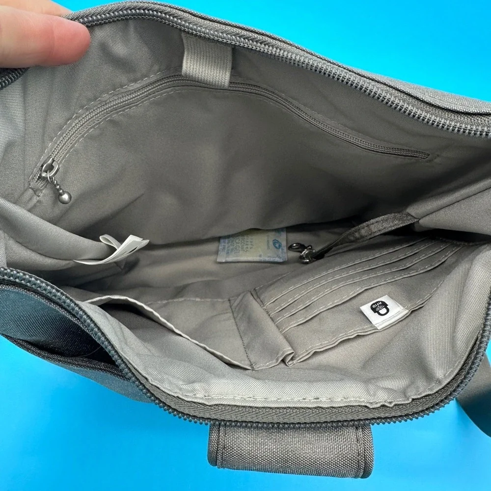 Baggallini Sorrento RFID Hobo Bag Gray‎ Nylon Adjustable Strap Zip Closure